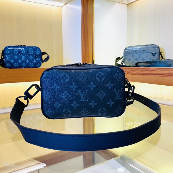 ルイヴィトンバッグ着用イメージ